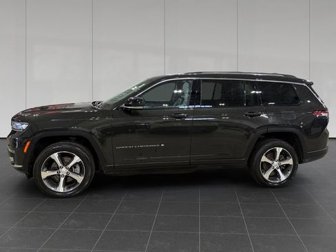 Used 2023 Jeep Grand Cherokee L Limited AWD/4WD image 2