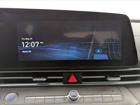 Used 2025 Hyundai Elantra SEL FWD image 24