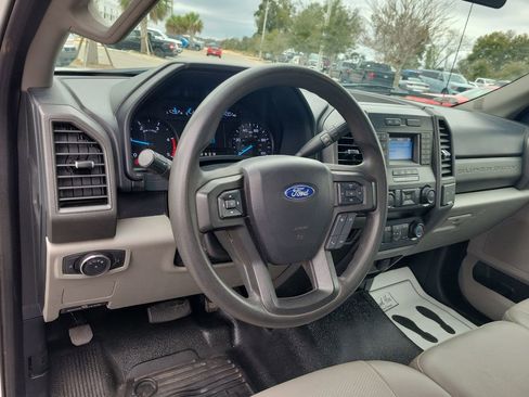 Used 2021 Ford F550 4x4 Regular Cab Super Duty image 13