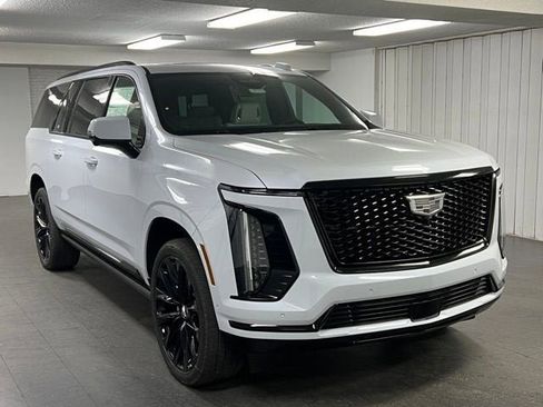 New 2026 Cadillac Escalade ESV Platinum Sport w/ LPO, ONYX Package AWD/4WD image 7