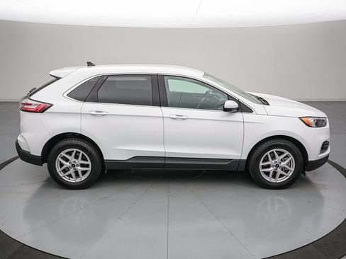 Certified 2023 Ford Edge SEL w/ Convenience Package AWD/4WD image 3