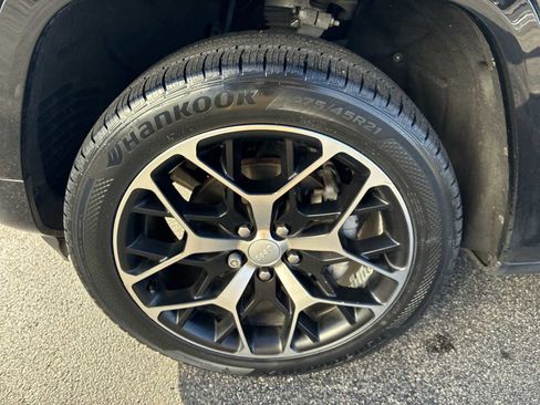 Used 2023 Jeep Grand Cherokee Summit image 34