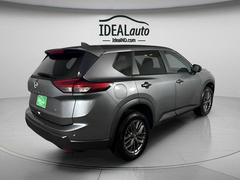 Used 2024 Nissan Rogue S image 5