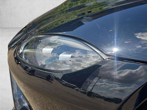 Used 2019 Aston Martin V8 Vantage Coupe RWD image 25
