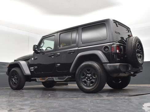 Used 2018 Jeep Wrangler Unlimited Sport AWD/4WD image 26