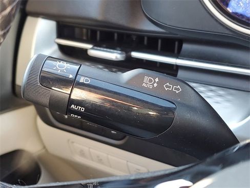 Used 2024 Kia Carnival LX image 22