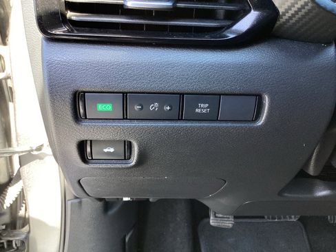 Used 2024 Nissan Sentra SV image 28