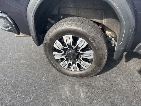 Used 2024 GMC Sierra 2500 Denali w/ Denali Reserve Package image 9