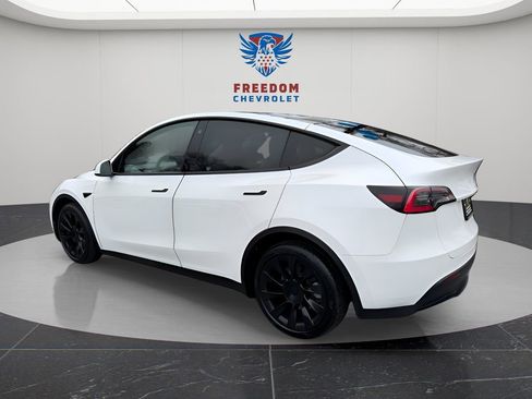 Used 2021 Tesla Model Y Long Range AWD/4WD image 3