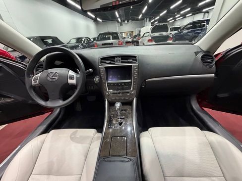 Used 2011 Lexus IS 250C w/ Luxury Pkg image 35