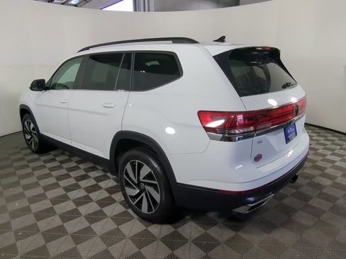 Used 2024 Volkswagen Atlas SE image 6