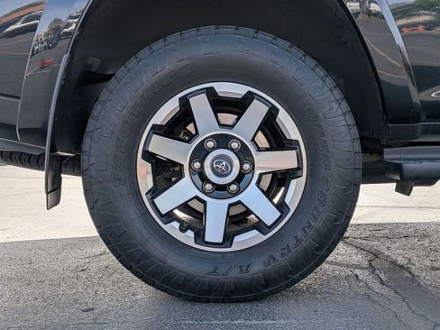 Used 2019 Toyota 4Runner TRD Off-Road Premium AWD/4WD image 12