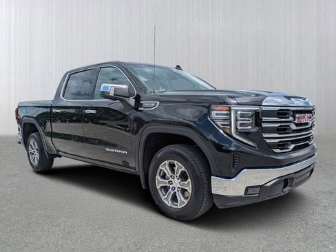 Used 2025 GMC Sierra 1500 SLT RWD image 1
