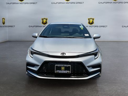 Used 2025 Toyota Corolla SE FWD image 2