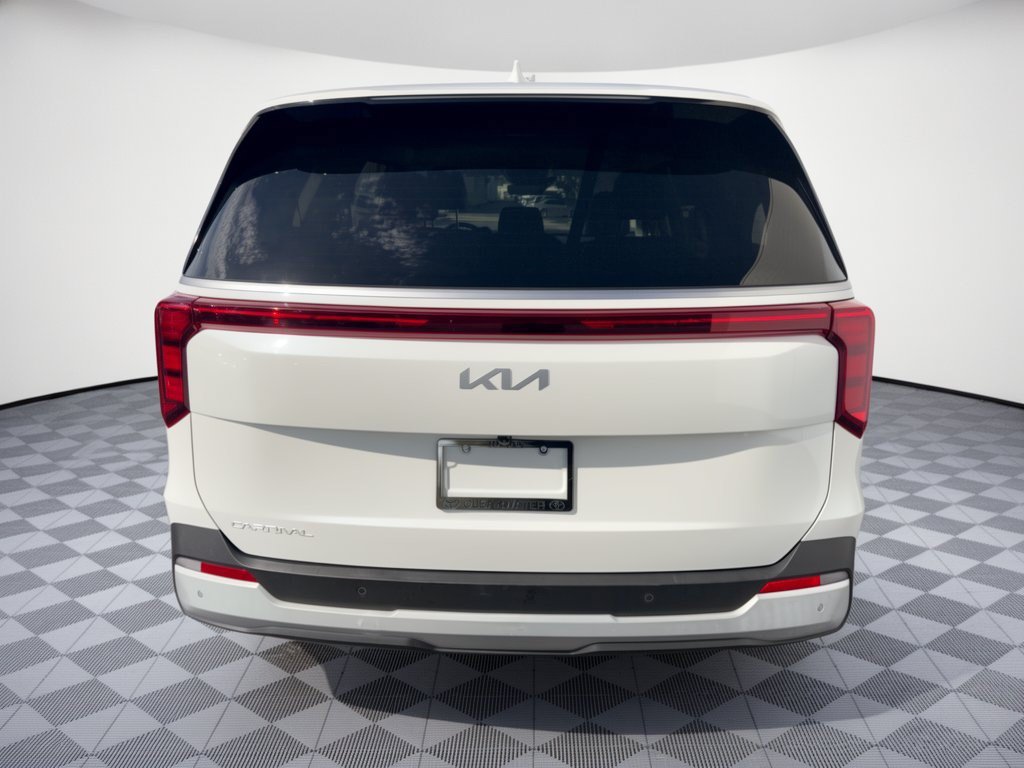 Used 2026 Kia Carnival FWD image 11