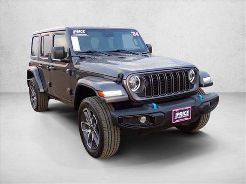 Used 2024 Jeep Wrangler Unlimited w/ Convenience Group AWD/4WD image 6