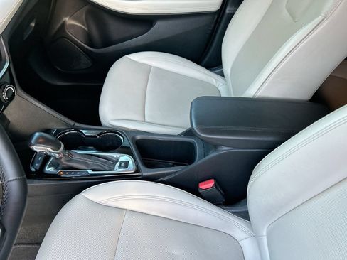Used 2024 Buick Encore GX Sport Touring AWD/4WD image 25