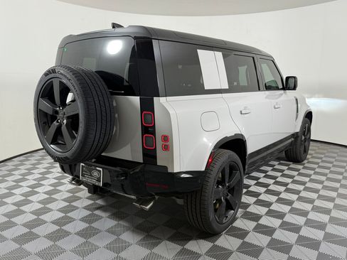 New 2026 Land Rover Defender 110 X-Dynamic SE AWD/4WD image 8