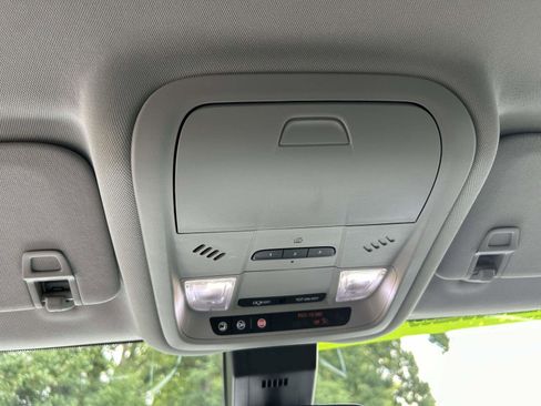 Used 2020 Chevrolet Equinox LT FWD image 28