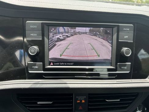 Used 2024 Volkswagen Jetta SE FWD image 24