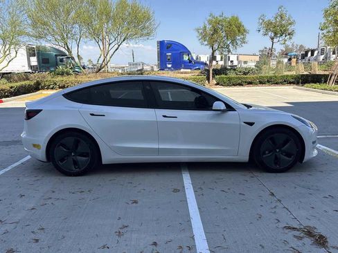 Used 2021 Tesla Model 3 Standard Range Plus RWD image 2