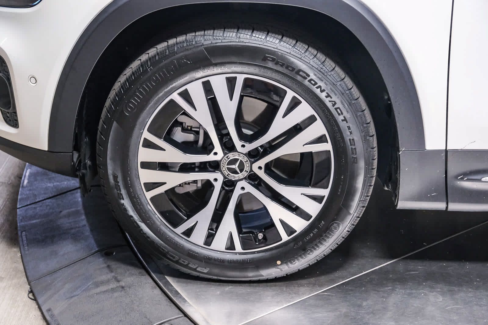 Used 2024 Mercedes-Benz GLB 250 image 10