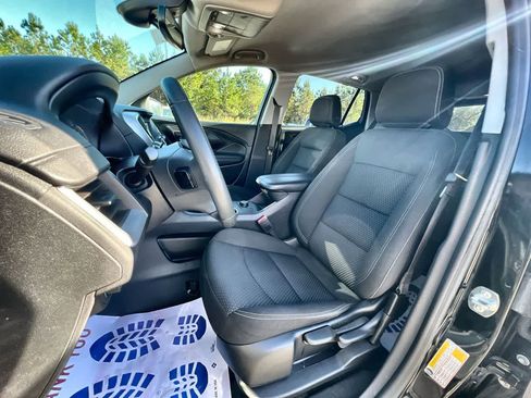 Used 2024 GMC Terrain SLE image 18