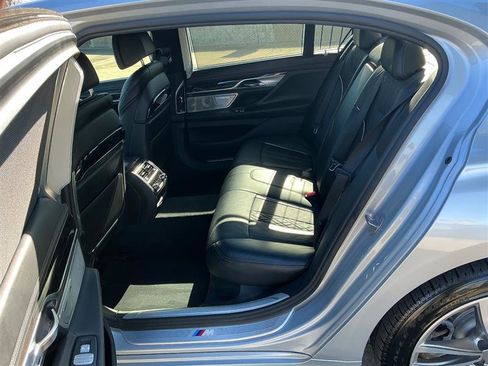 Used 2016 BMW 750i xDrive image 36