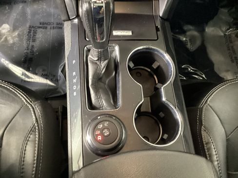 Used 2018 Ford Explorer Limited w/ Equipment Group 301A AWD/4WD image 28
