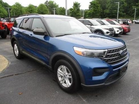 Used 2020 Ford Explorer XLT w/ Comfort Package image 2