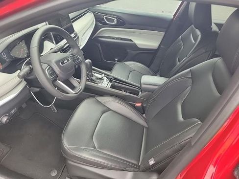Used 2025 Jeep Compass Limited AWD/4WD image 8