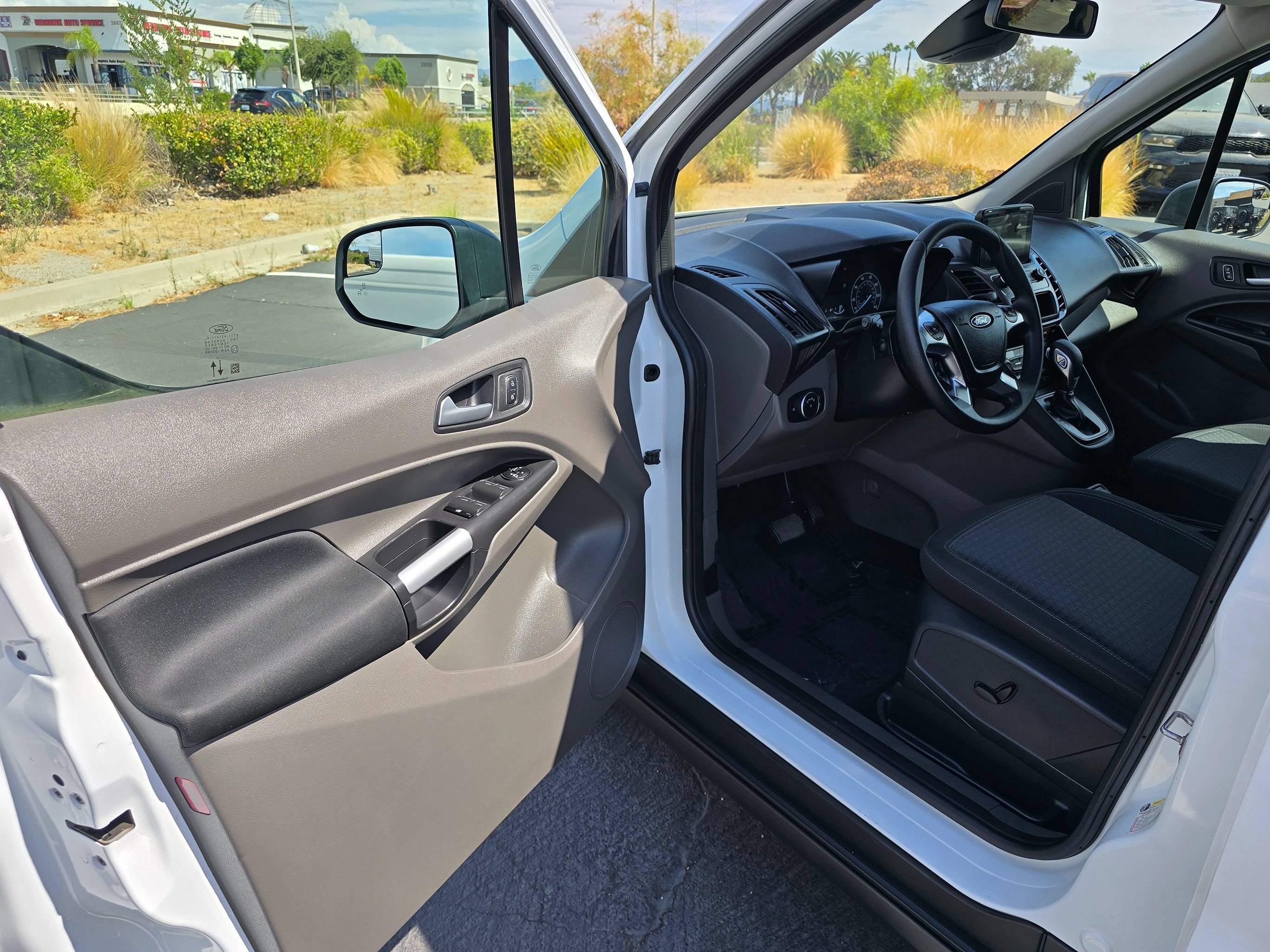 Used 2023 Ford Transit Connect XLT w/ Trailer Tow Package FWD image 15