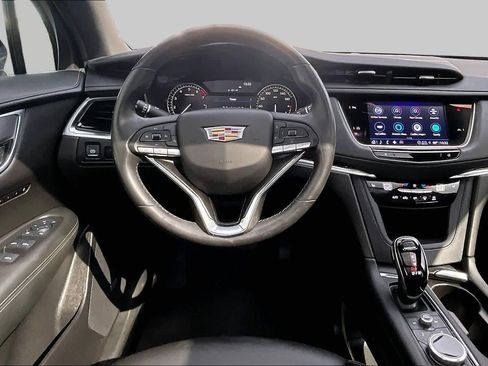 Used 2023 Cadillac XT6 Luxury FWD image 6