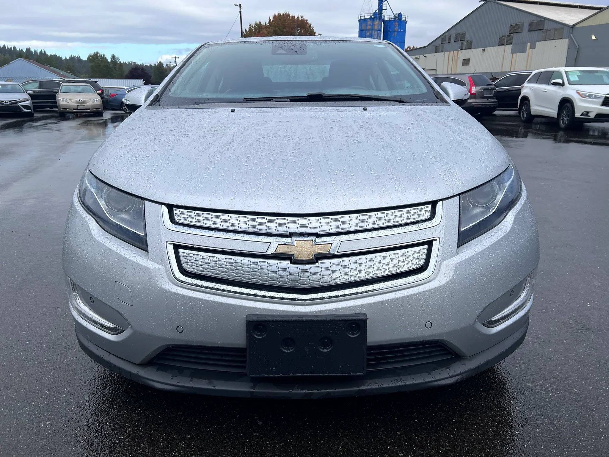 Used 2015 Chevrolet Volt Premium w/ Premium Trim Package FWD image 2