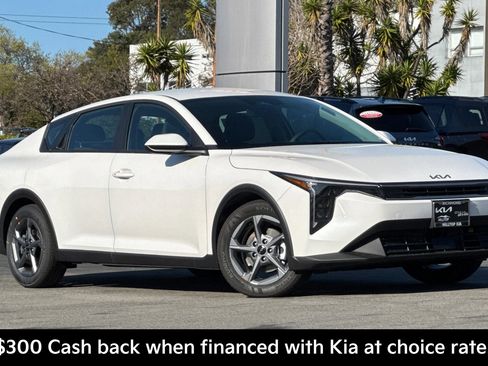 New 2026 Kia K4 LXS image 2