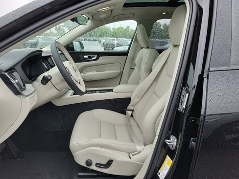 Certified 2025 Volvo XC60 T8 Plus w/ Protection Package Premier AWD/4WD image 6