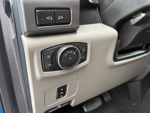 Used 2020 Ford F350 XLT w/ XLT Premium Package image 18