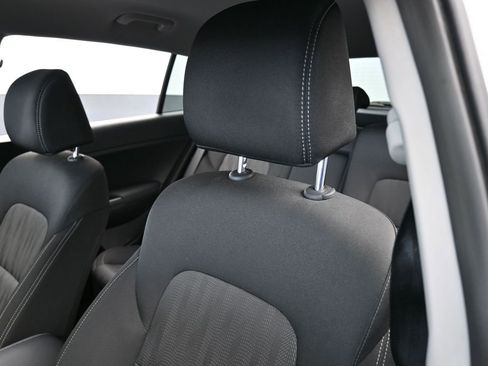 Used 2020 Kia Sportage LX image 16