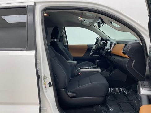 Used 2020 Toyota Tacoma SR5 image 16