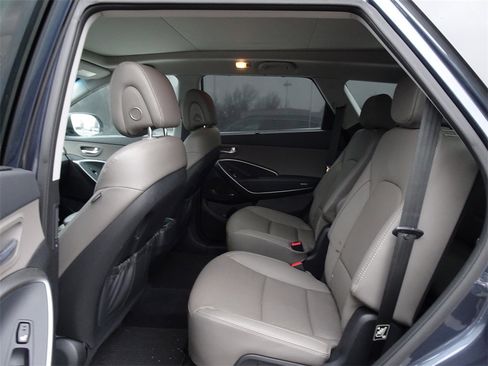 Used 2019 Hyundai Santa Fe XL image 6
