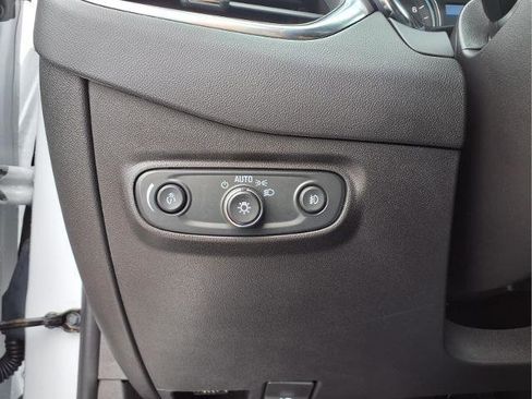 Used 2024 Chevrolet Equinox Premier image 19