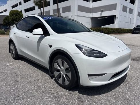 Used 2023 Tesla Model Y Long Range image 1