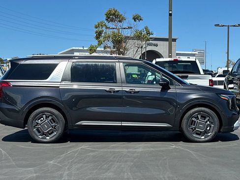 New 2026 Kia Carnival EX FWD image 3