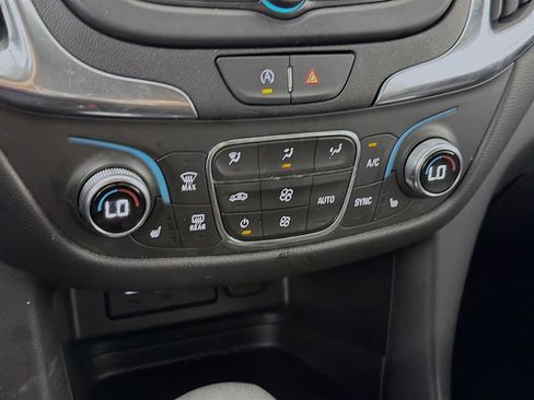 Used 2024 Chevrolet Equinox LT image 19