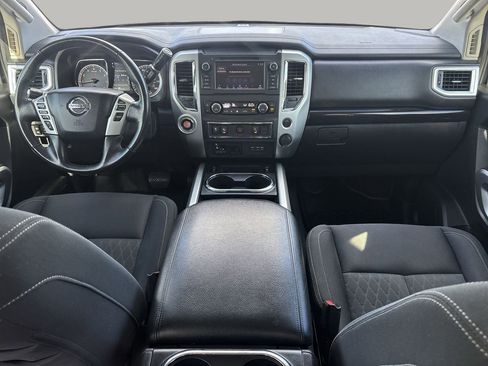 Used 2019 Nissan Titan SV w/ SV Convenience Package image 13