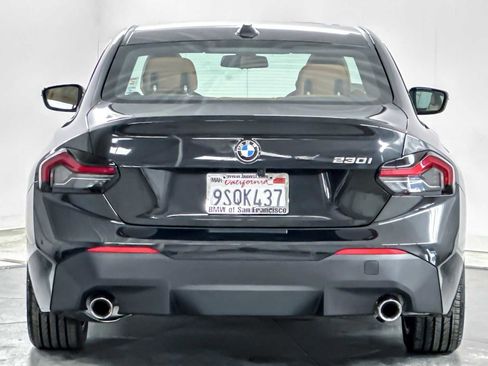 Used 2025 BMW 230i Coupe w/ Premium Package image 7