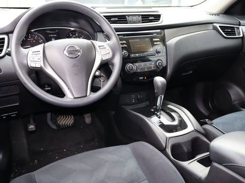 Used 2016 Nissan Rogue S FWD image 4