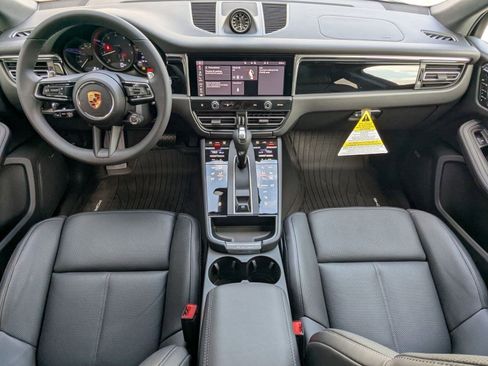 Certified 2026 Porsche Macan AWD/4WD image 22
