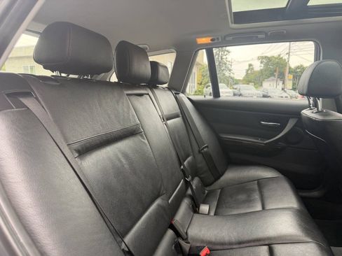 Used 2011 BMW 328i xDrive Wagon AWD/4WD image 22