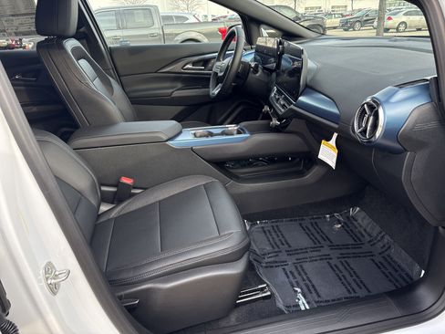 New 2026 Chevrolet Equinox EV LT FWD image 18